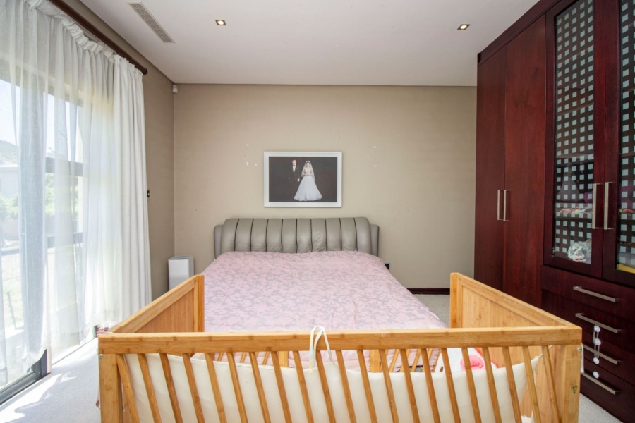 6 Bedroom Property for Sale in Baronetcy Western Cape